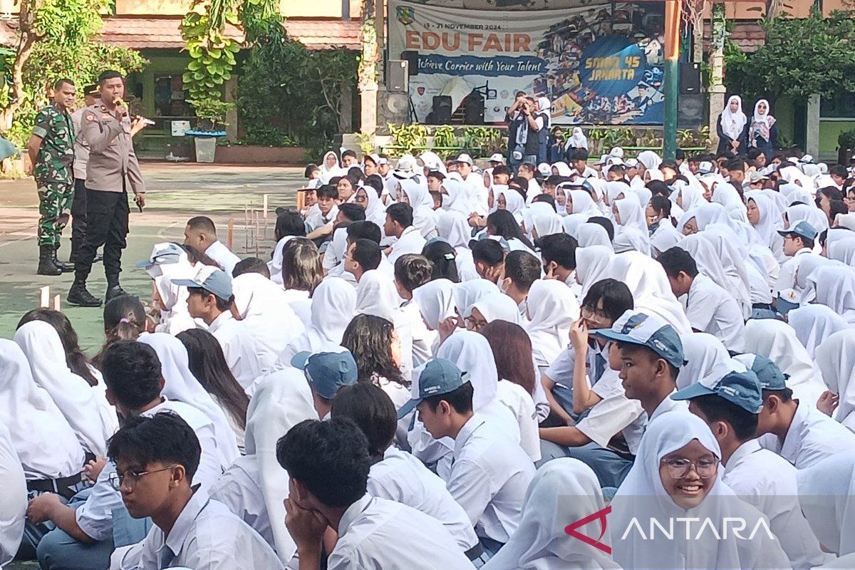 Polisi edukasi pelajar untuk antisipasi kenakalan remaja di Jakut