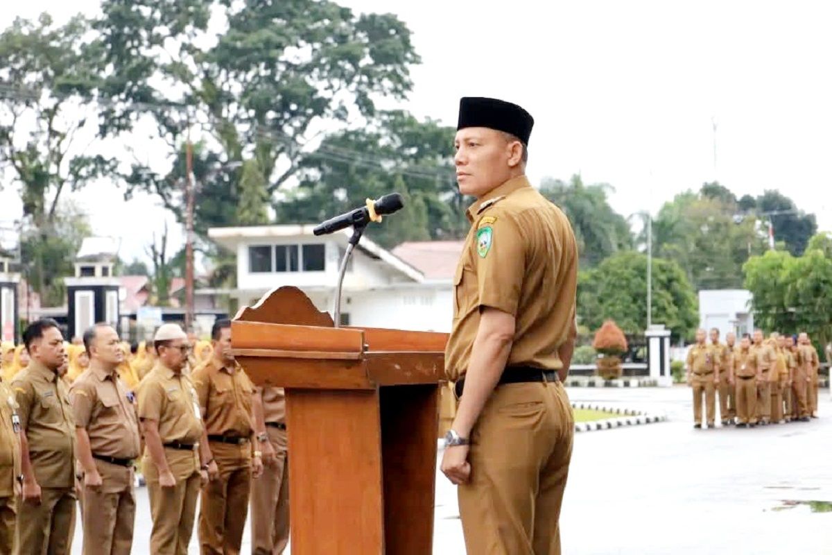 Sabar AS minta ASN bekerja sesuai tupoksi siapa pun Bupatinya