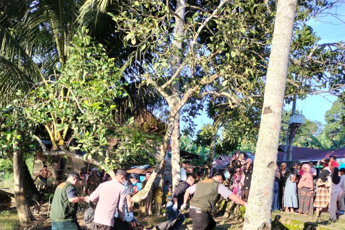 Petugas kebersihan ditemukan tewas di Sungai Tabalong