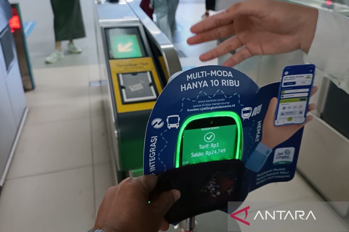 303 ribu pelanggan MRT Jakarta manfaatkan tarif Rp1