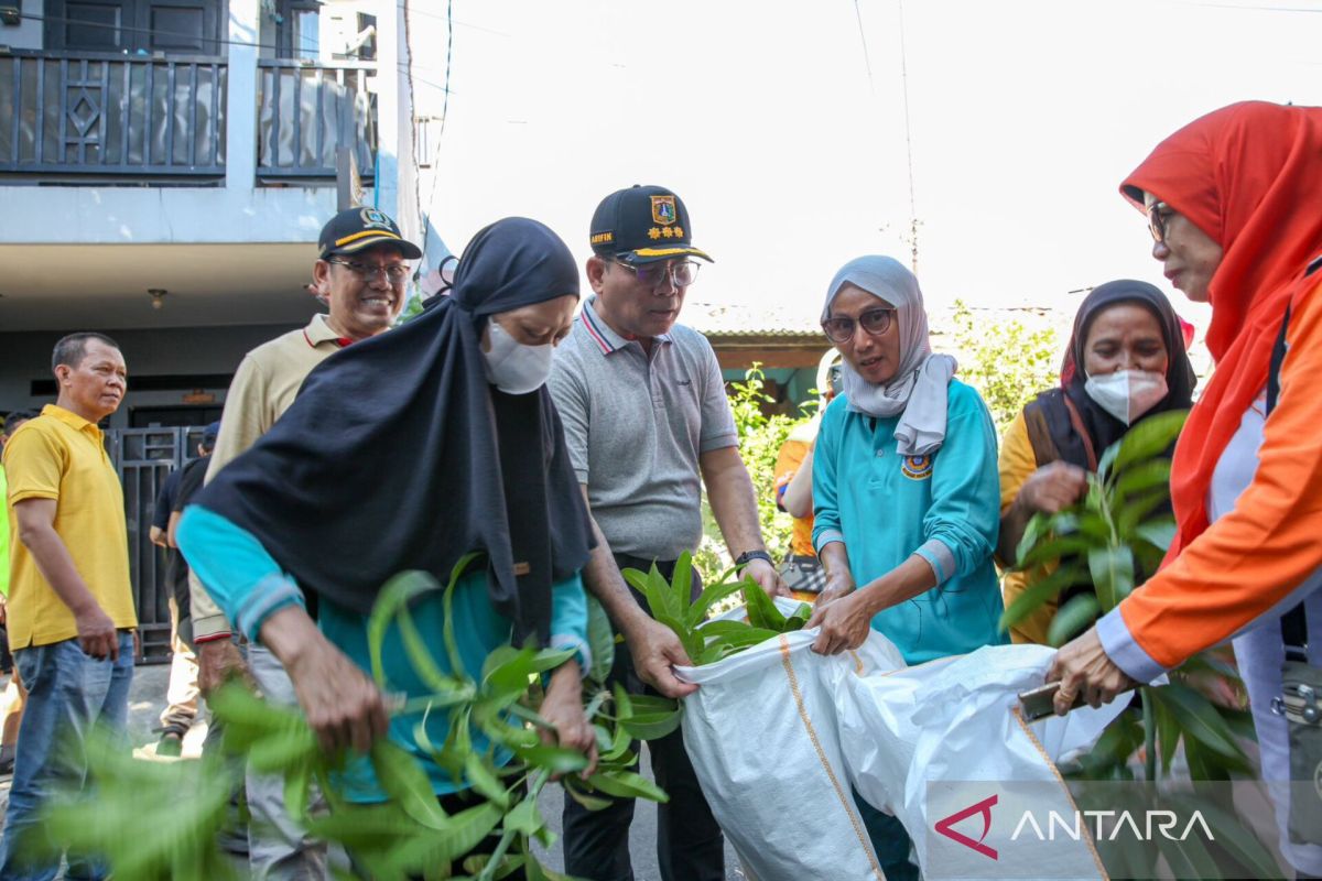 Jakpus kembali gencarkan gerebek lumpur di lingkungan RW jaga lingkungan bersih dan nyaman