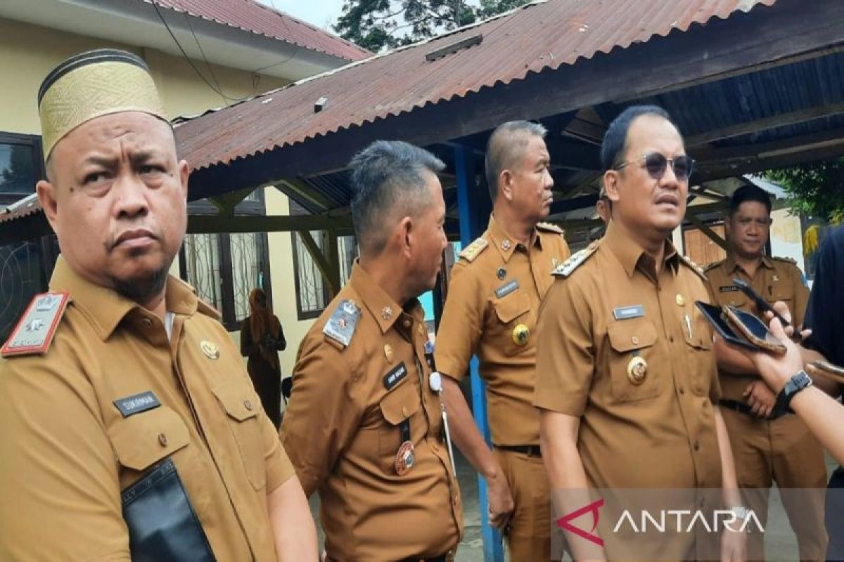 Pj Wali Kota Kendari minta semua kompak tangani kebersihan sampah dilingkungan