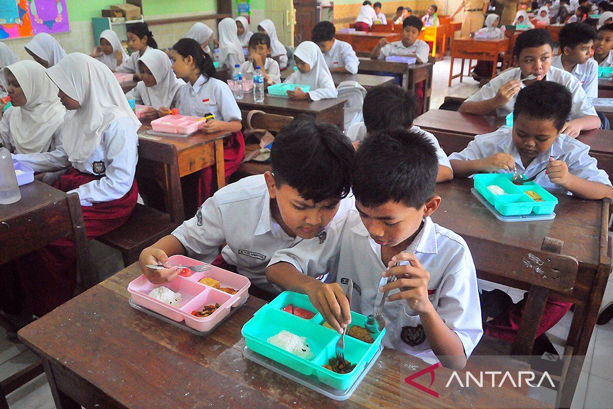 Pemerintah meluncurkan program MBG pada Senin hari ini