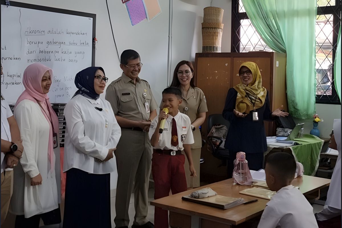 Prabowo terima apresiasi dari siswa SD penerima MBG di Ciracas lewat pantun