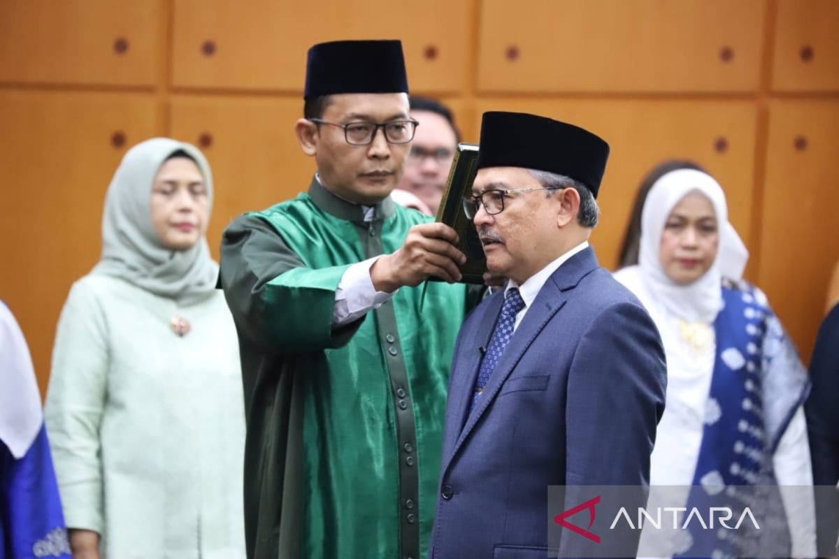 E. Aminudin Aziz dilantik sebagai Kepala Perpusnas