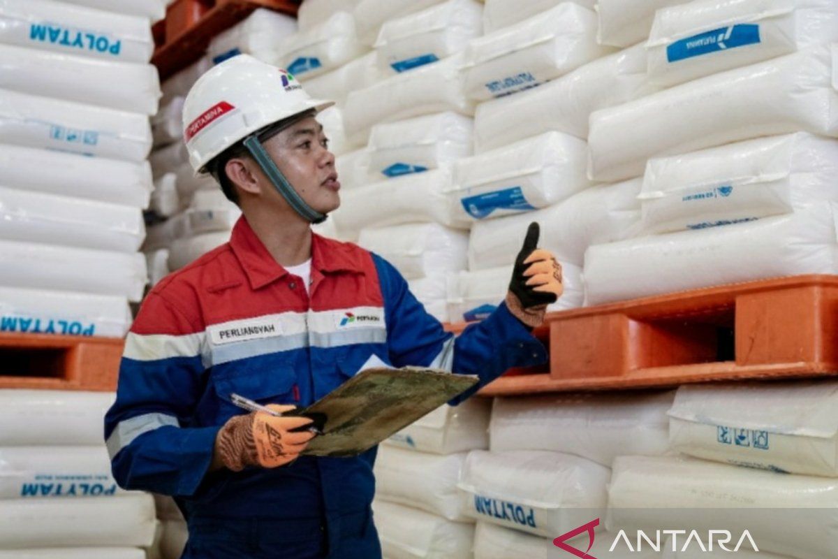 Kilang Pertamina Plaju Palembang produksi 50.172 ton biji plastik