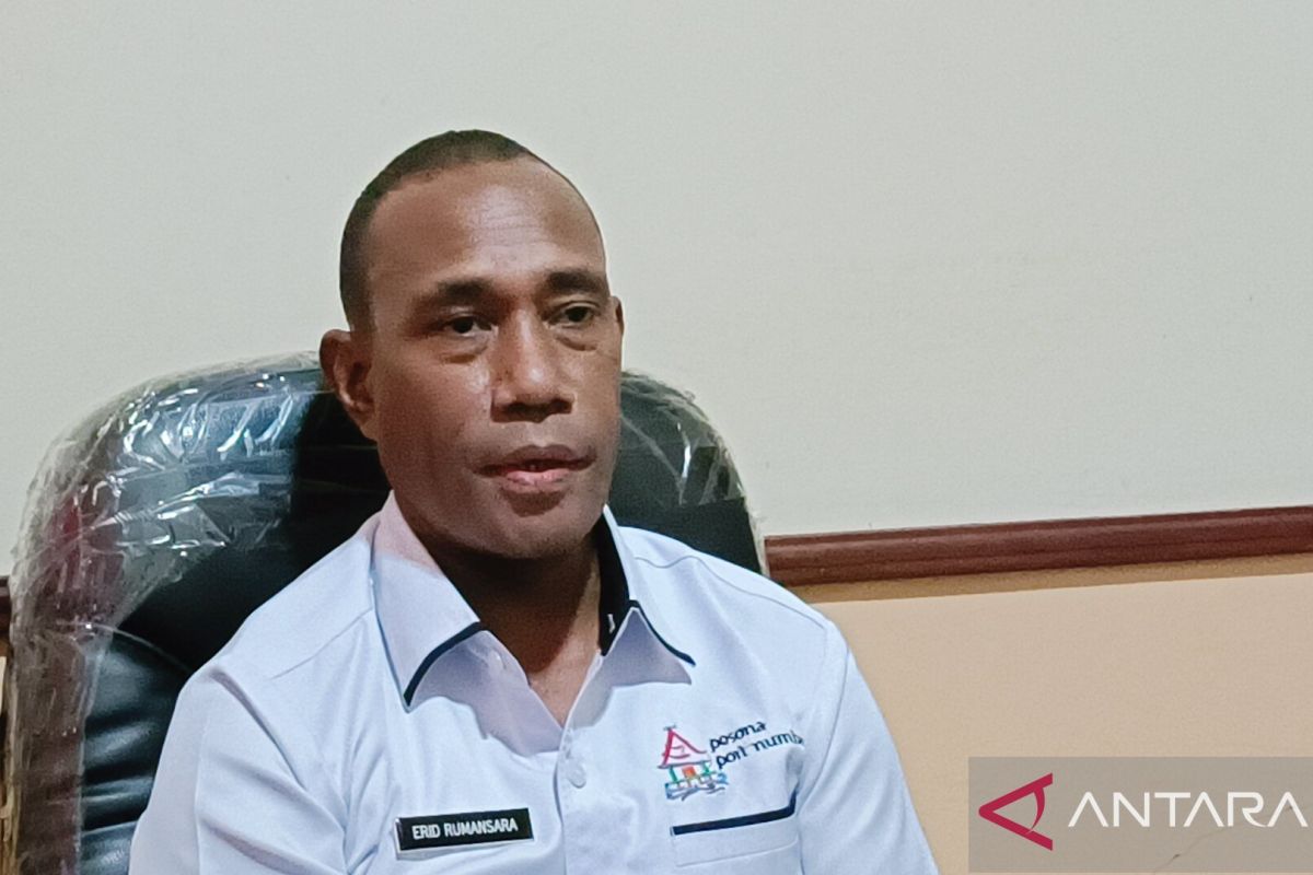 Dispar Jayapura melakukan penarikan retribusi lima objek wisata