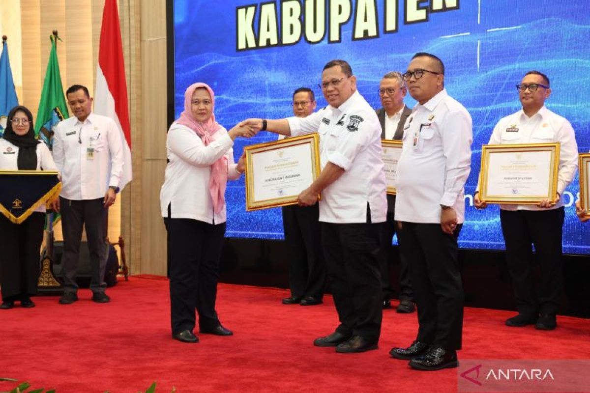 Pemkab Tangerang terima penghargaan bidang hak asasi manusia