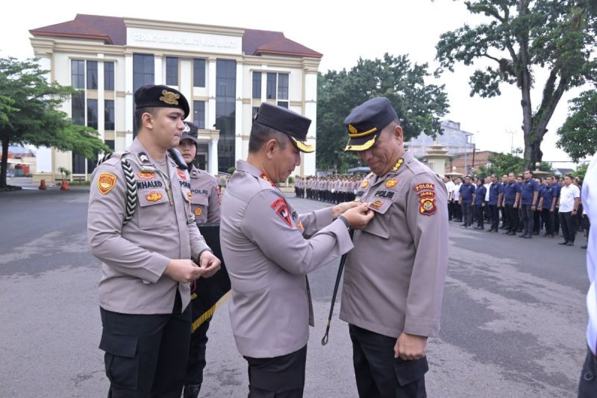 19 personel Polda Jambi dapat pin emas tuntaskan konflik tanah