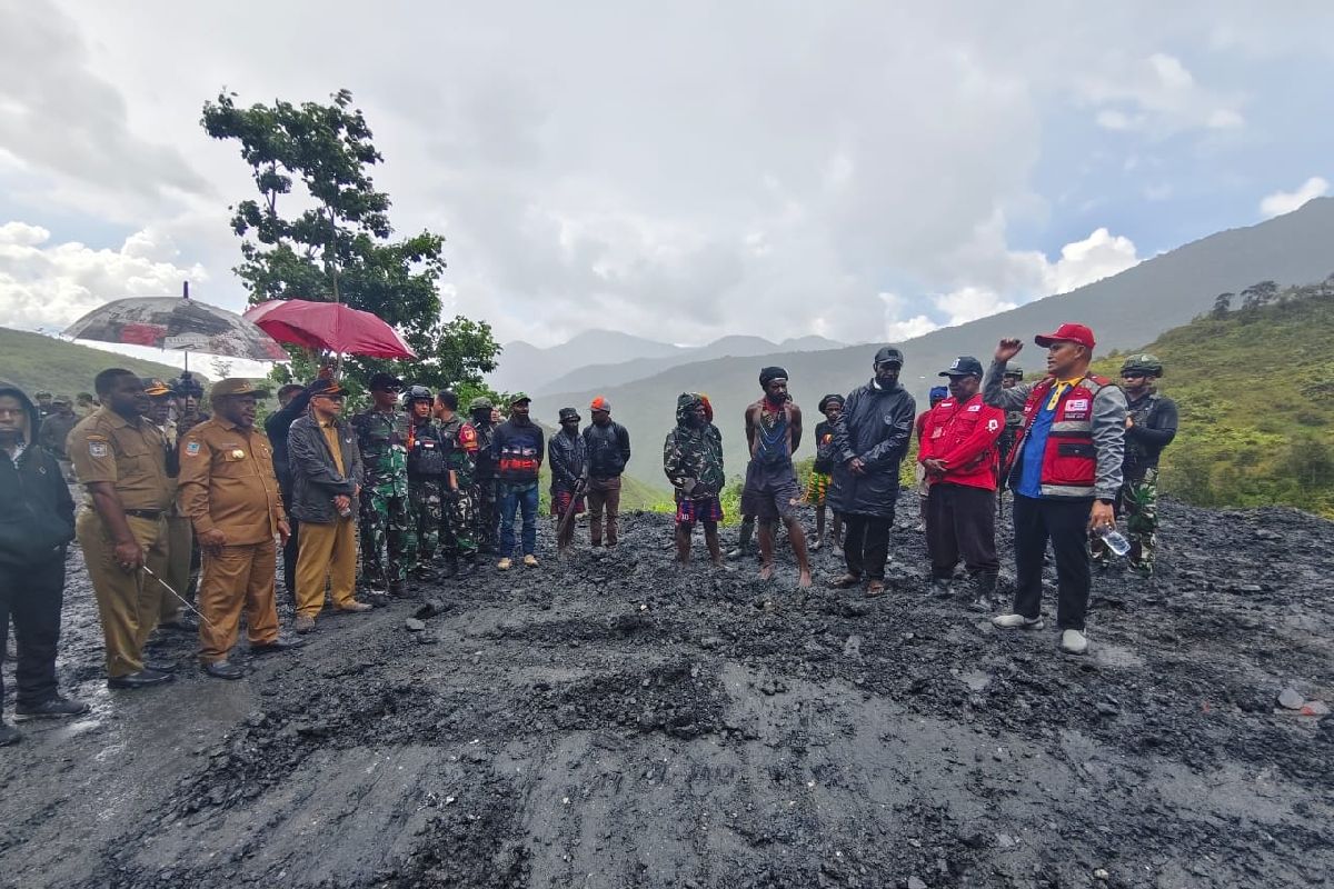 Bupati Puncak Jaya minta warga jaga fasilitas umum