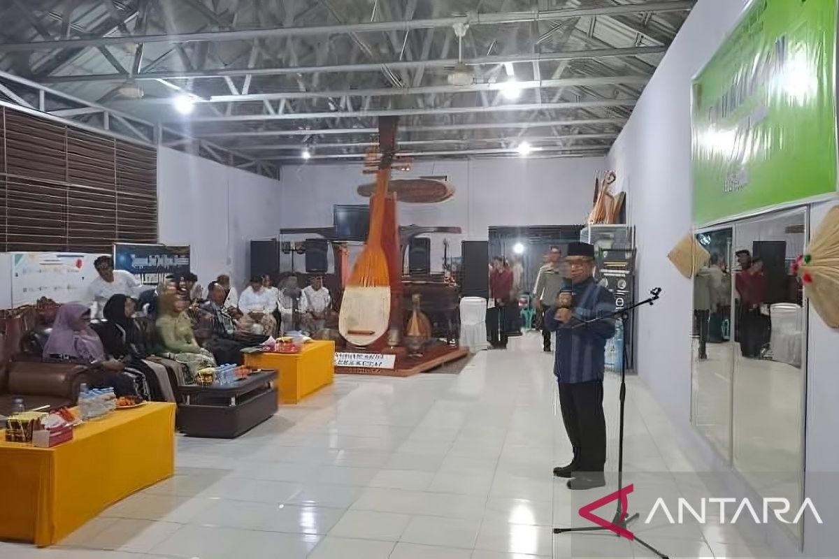 Bupati Kutim dorong pengembangan seni budaya lokal