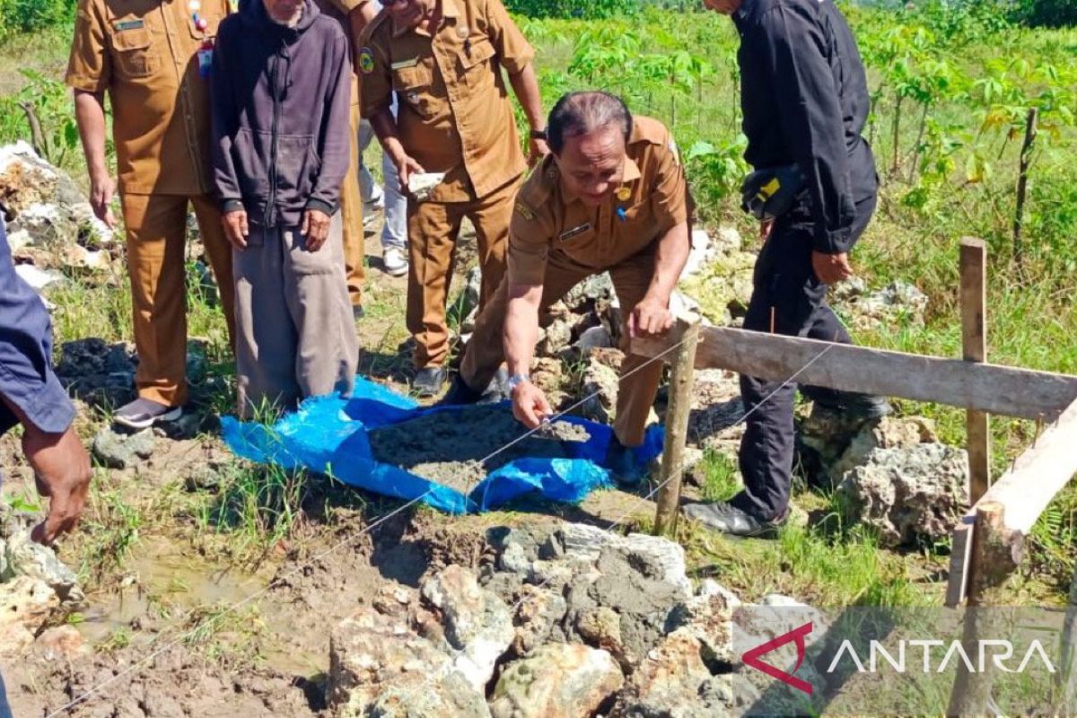 Pemkab Buru Maluku-Baznas bangun delapan unit rumah layak huni untuk warga miskin