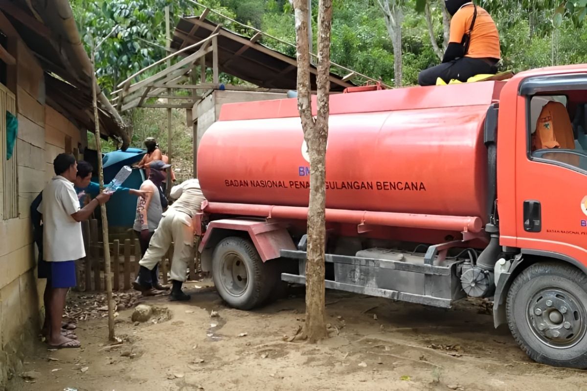 BPBD salurkan 805 ribu liter air bagi warga Bangkep