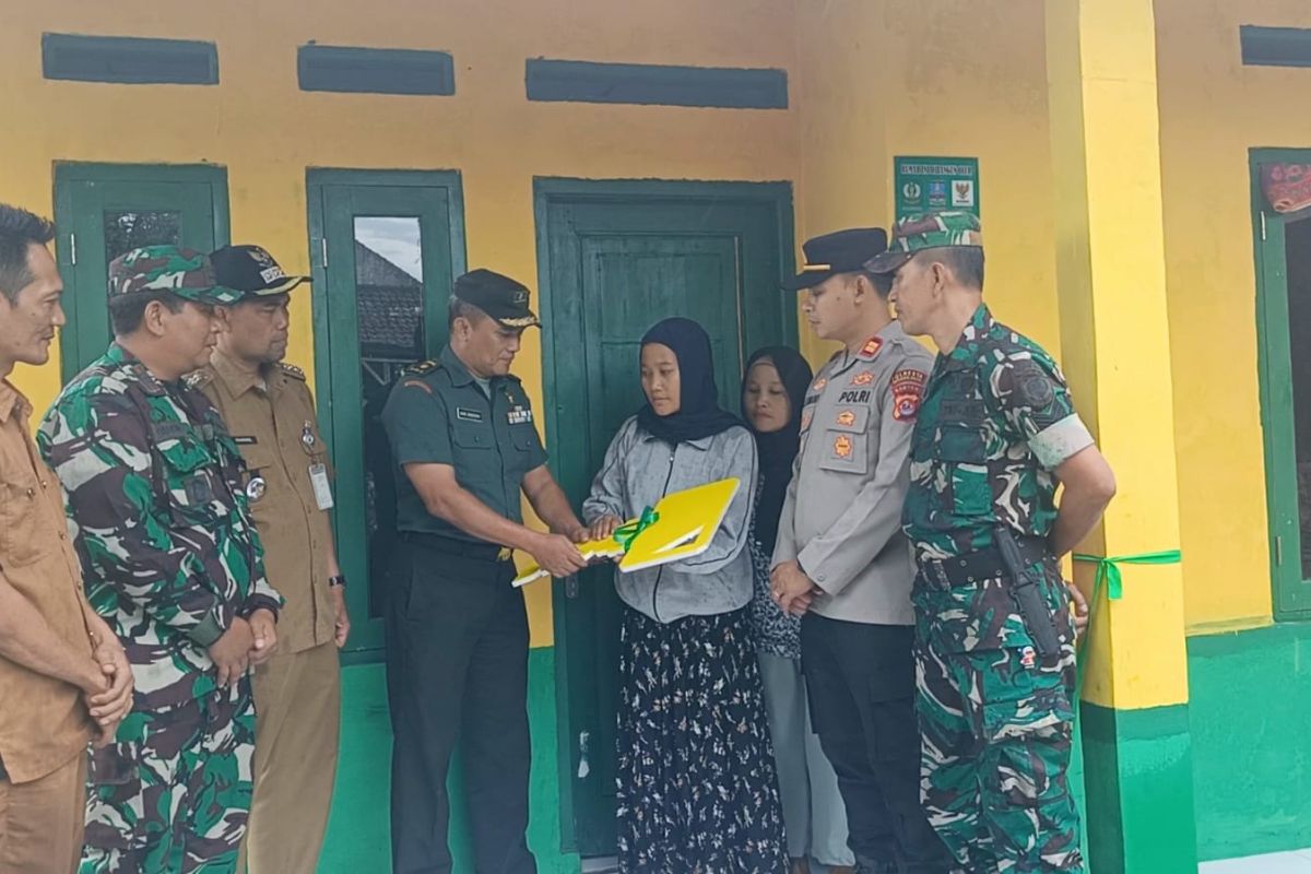 Kodim 0602/Serang resmikan pembangunan rumah layak huni