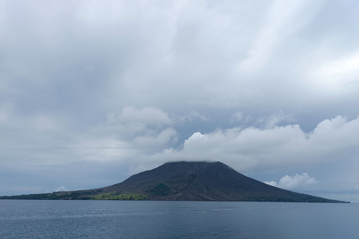 Badan Geologi catat 19 kali gempa vulkanik dalam Gunung Ruang