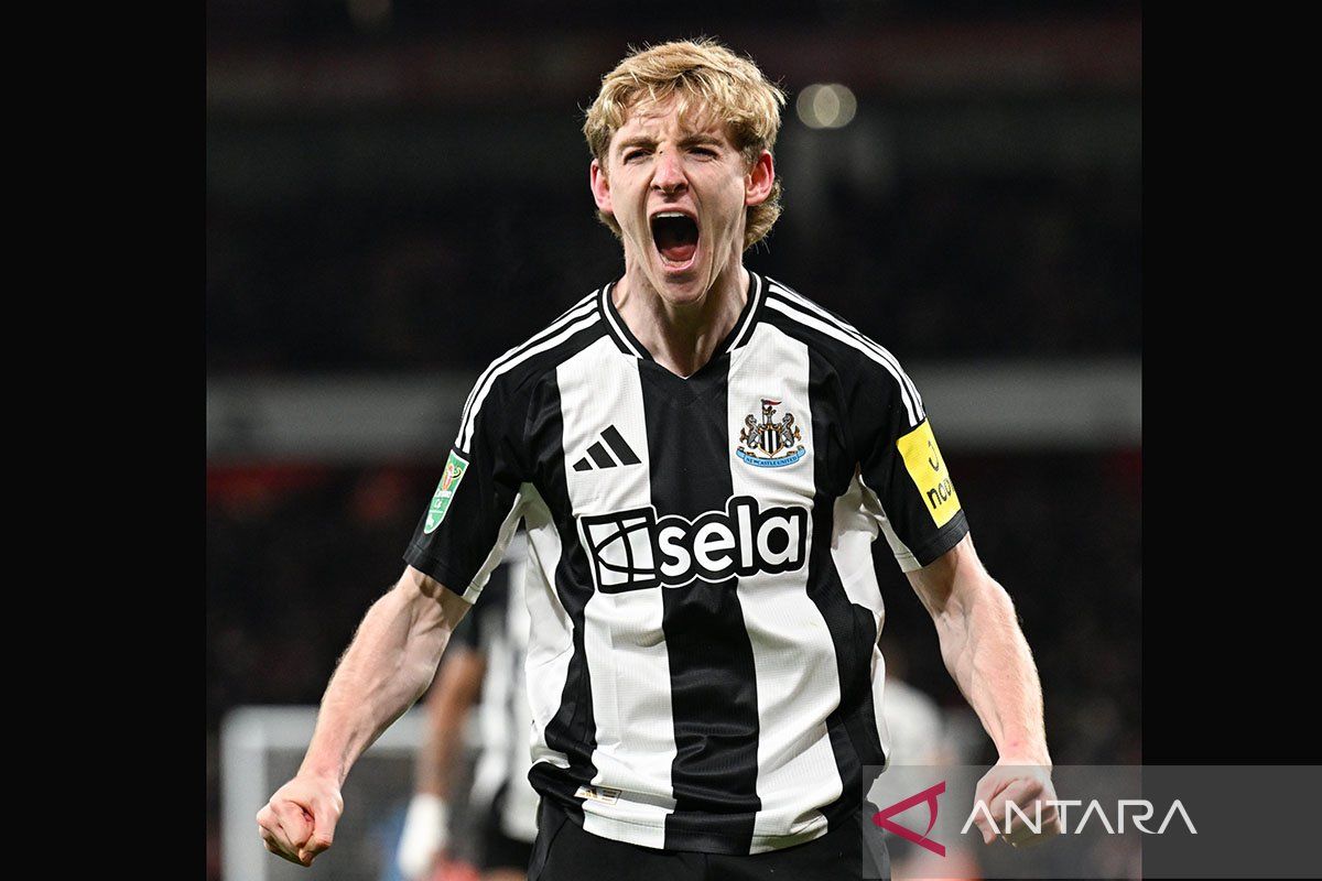 Newcastle taruh satu kaki di final setelah tundukkan Arsenal 2-0