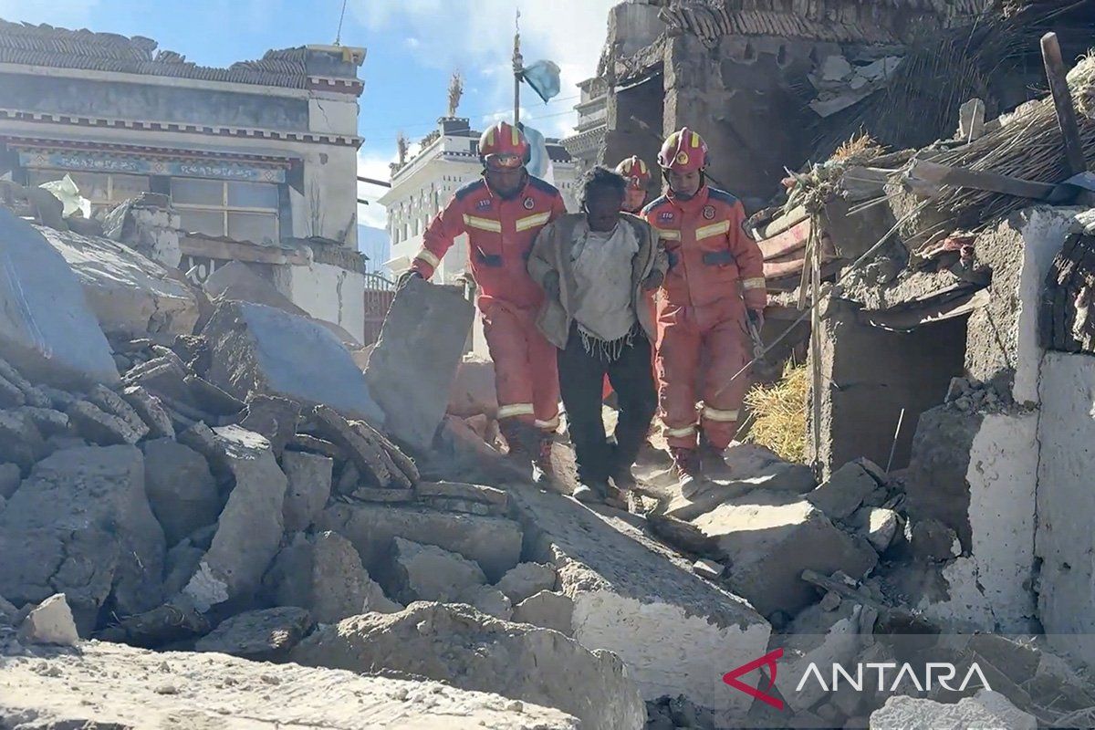 Gempa dahsyat di Tibet menewaskan 126 orang