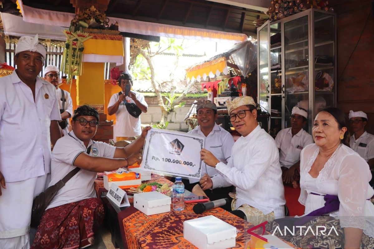 Wabup Badung hadiri Karya Ngenteg Linggih Pura Taman Suci Darmasaba