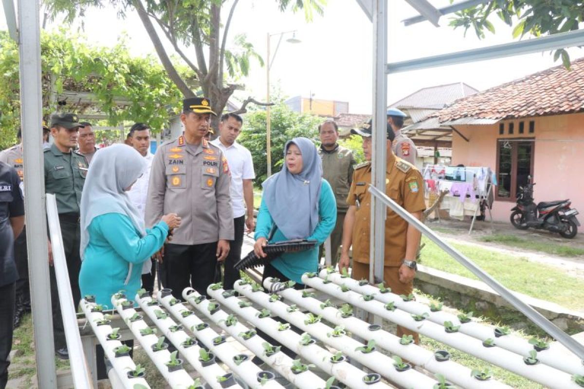 Polres Metro Tangerang dan KWT garap lahan tidur jadi produktif