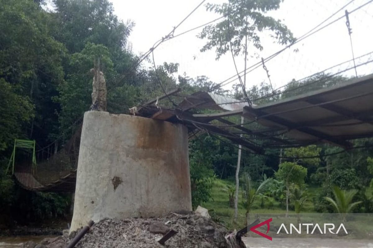 Disperkim Cianjur menganggarkan perbaikan jembatan rusak secara bertahap