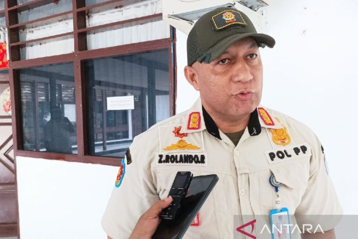 Pemkab Biak pertahankan tenaga honorer personel Satpol PP