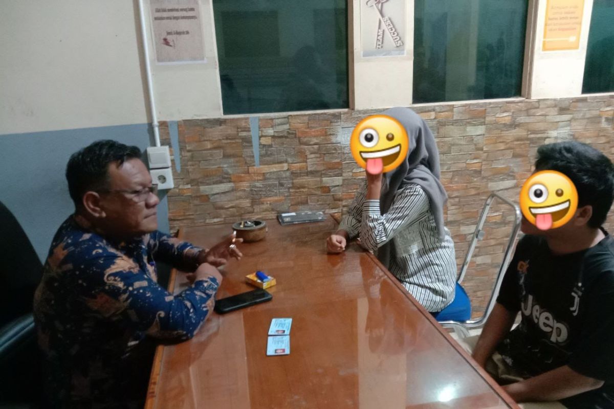 Satpol-PP Padang Pariaman amankan dua pasangan di luar nikah di penginapan