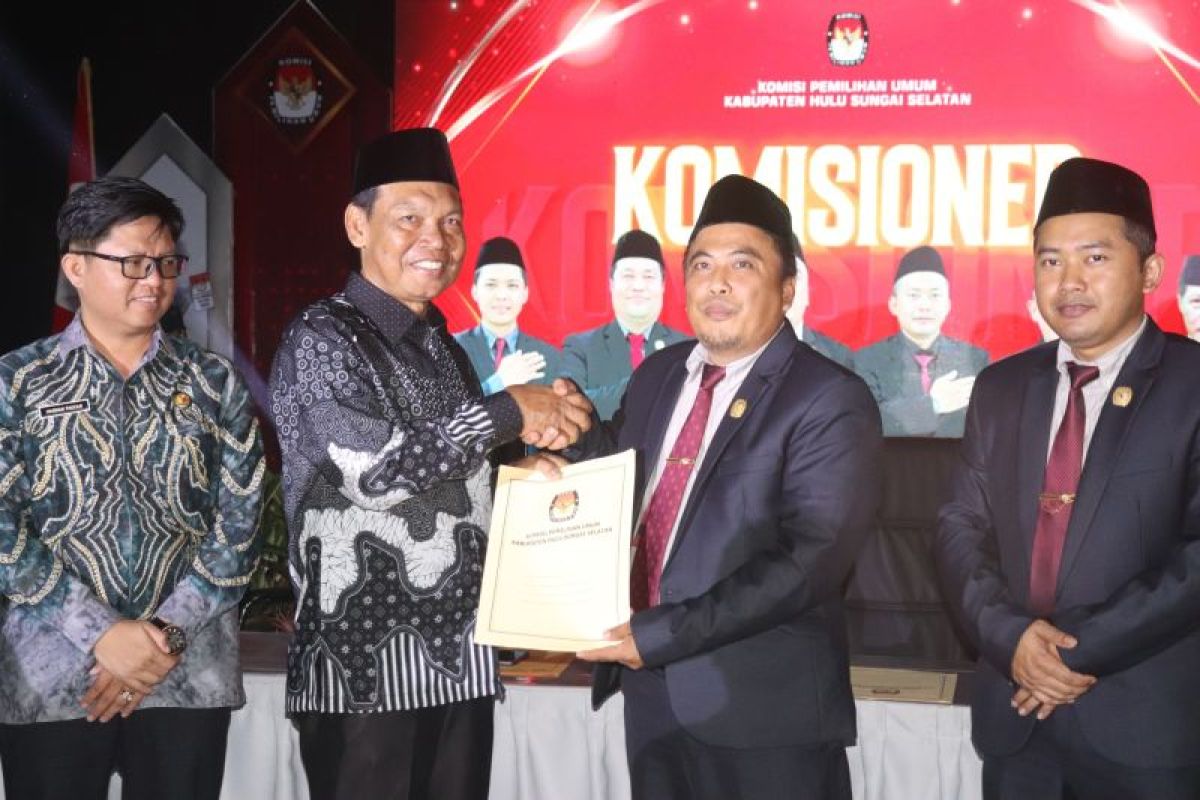 KPU HSS tetapkan paslon Bupati dan Wabup terpilih Syafrudin Noor-Suriani