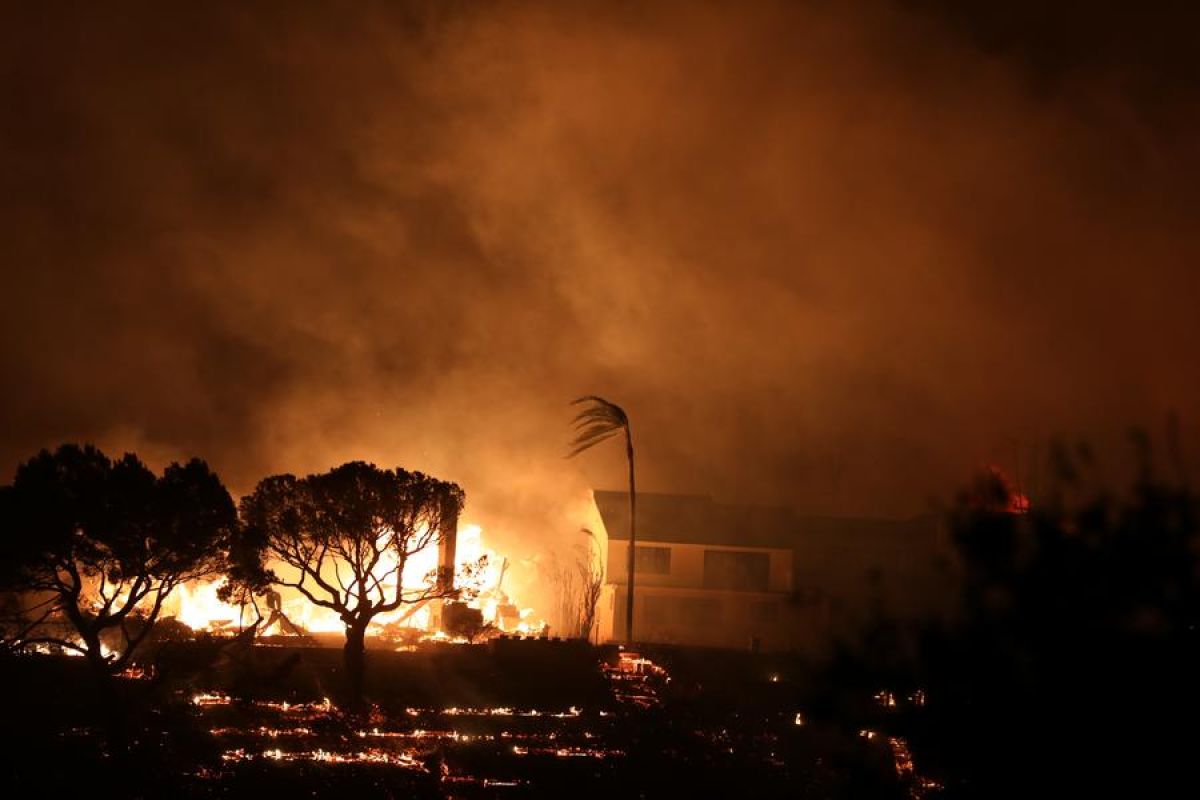 Karhutla di California, dua orang tewas dan ribuan warga dievakuasi