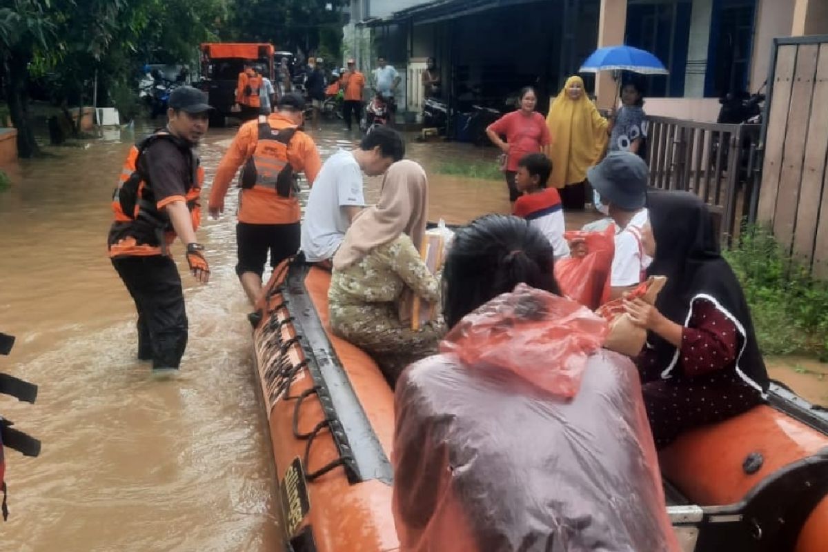 Hujan deras, ribuan rumah di Kabupaten Serang terendam banjir