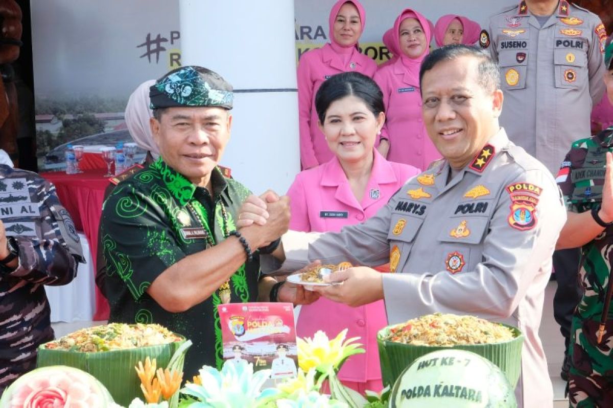 Polda Menerima Surprise Dari Gubernur Kaltara dan Unsur TNI Dalam Hari Jadi Polda Kaltara ke 7