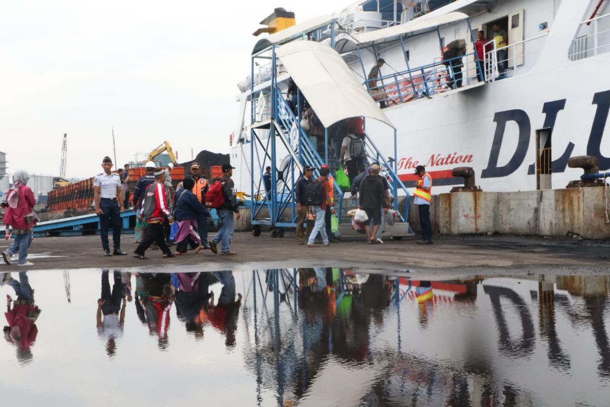 Jumlah penumpang di Pelabuhan  Semarang pada libur akhir 2024 turun