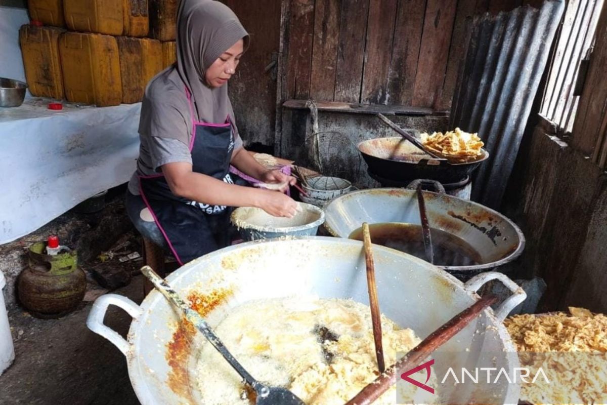 Modal dari Baznas, usaha keripik tempe Yuliza kini beromzet Rp6 juta per bulan