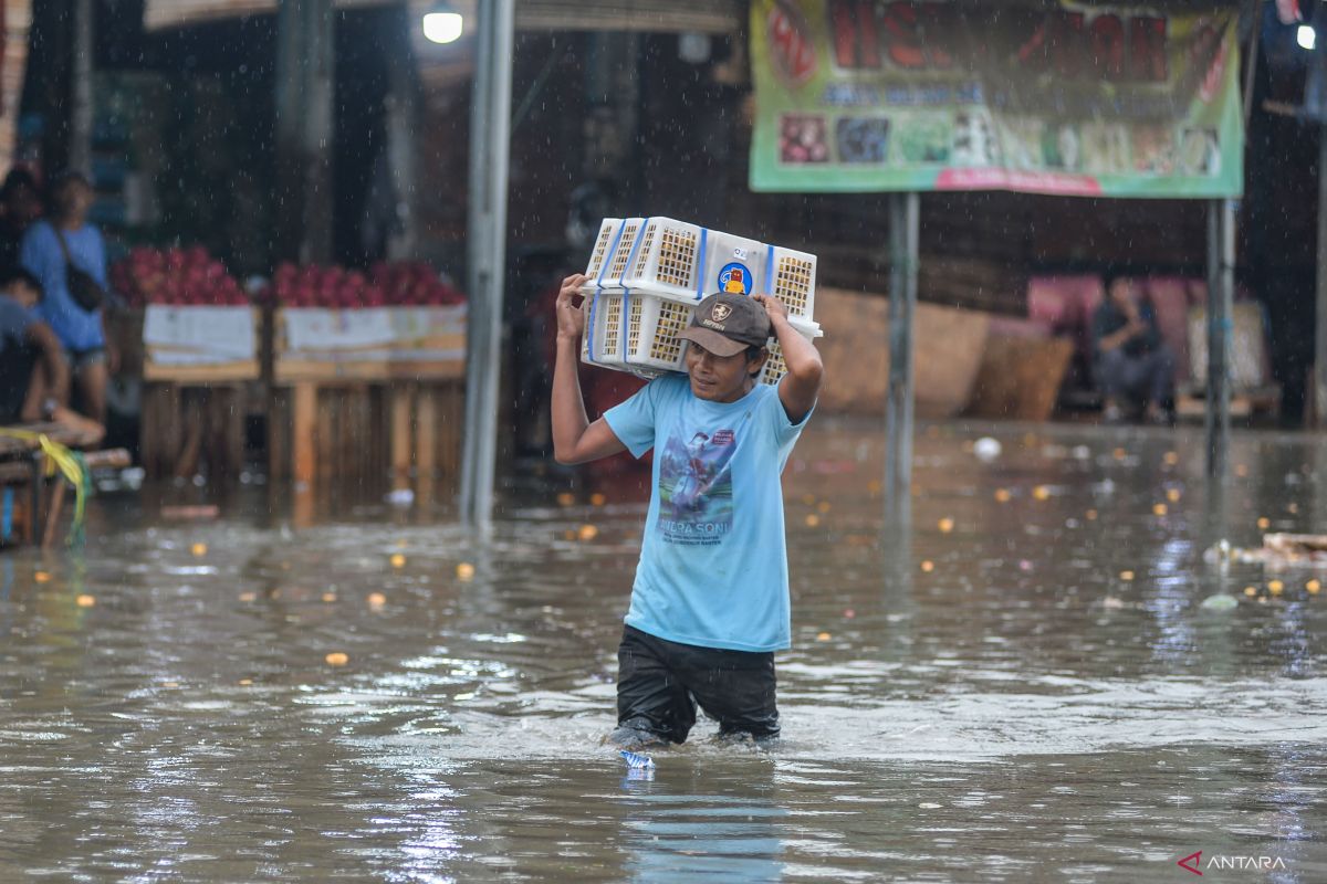 Bangunan liar hingga sampah jadi penyebab banjir di Serang