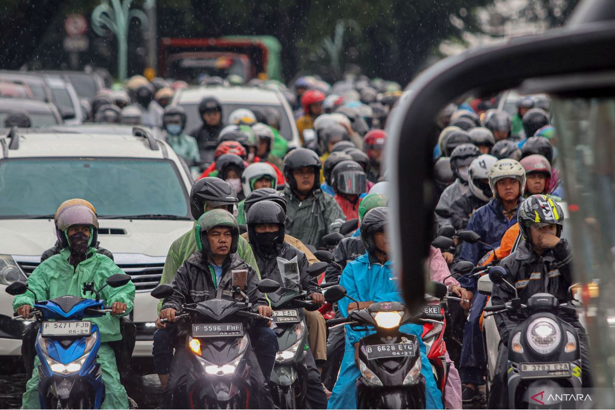 Akhir pekan, sejumlah kota besar diguyur hujan termasuk Serang