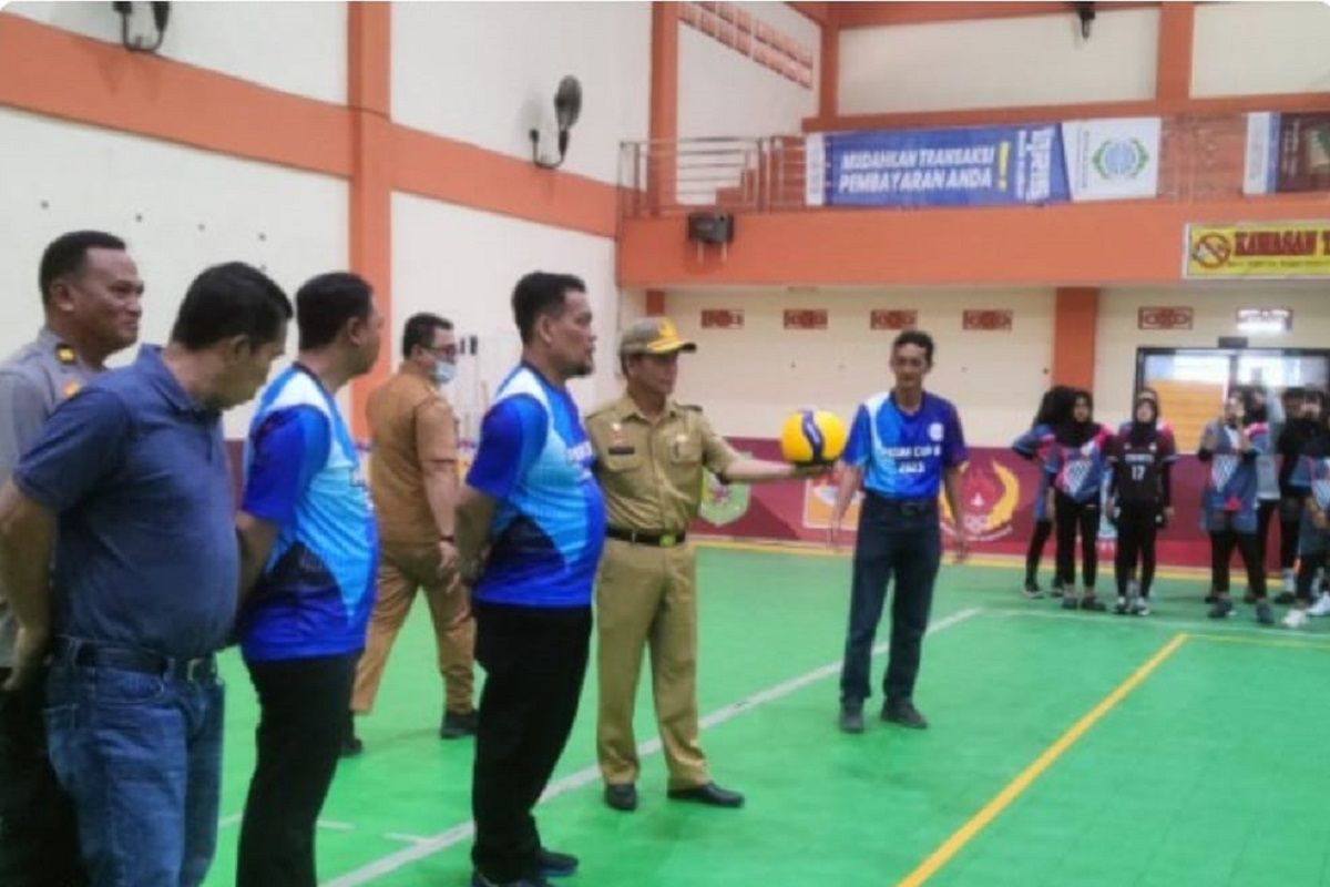 Pj Bupati Sanggau Buka Turnamen Bola Voli Pasak Cup