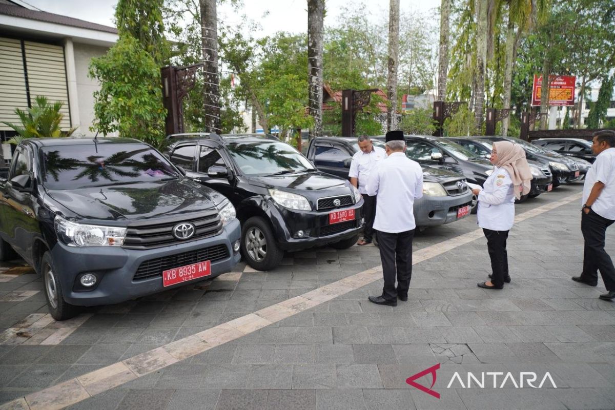 Pemerintah Kota Pontianak periksa kelayakan operasional kendaraan dinas