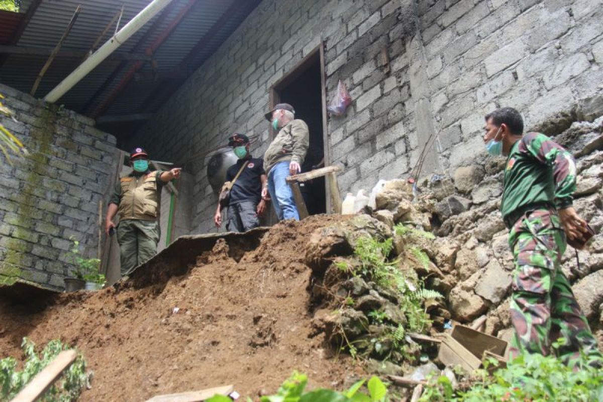 Warga diimbau tidak membangun  pemukiman di kawasan rawan bencana