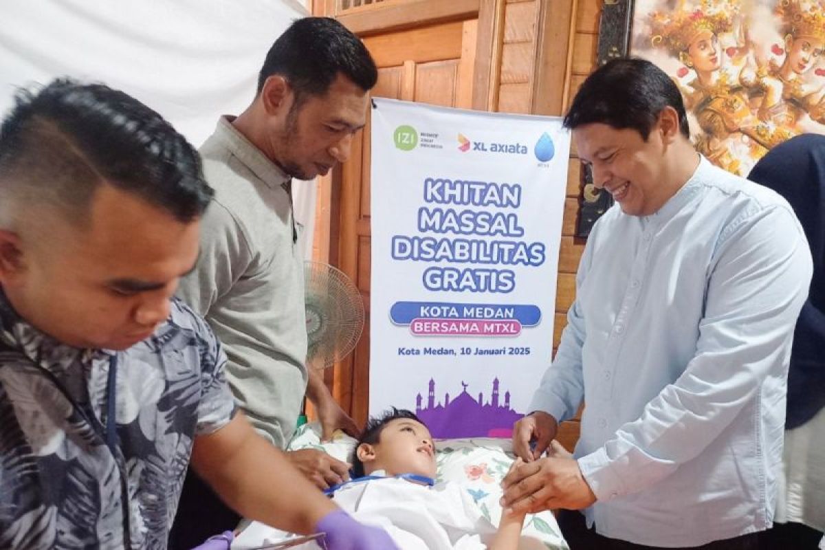 Karyawan XL Axiata gelar khitanan puluhan penyandang disabilitas