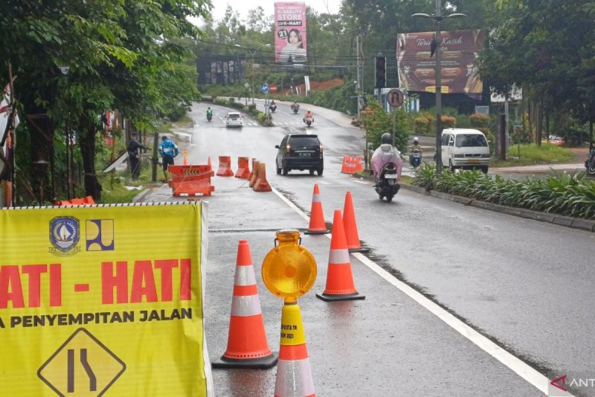 Longsor, Pemkot Tanjungpinang imbau warga tidak lewati jalan simpang Kota Piring