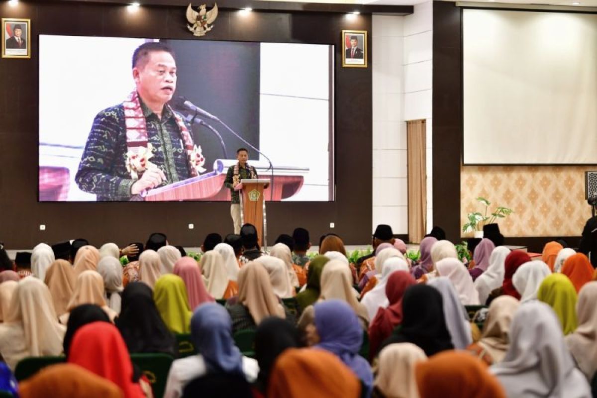 Pj Gubernur Sulsel mendukung program Menag untuk kemaslahatan umat