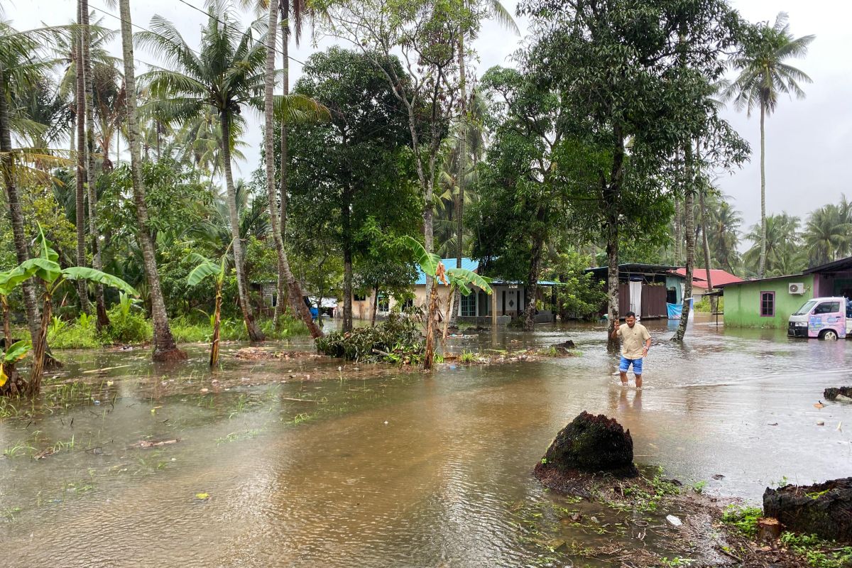 DBMSDA Batam siagakan personel di lokasi rawan antisipasi banjir rob