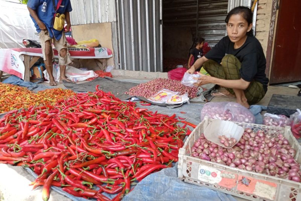 Pasar murah digelar di Mataram tekan harga cabai ke Rp60.000 per kg