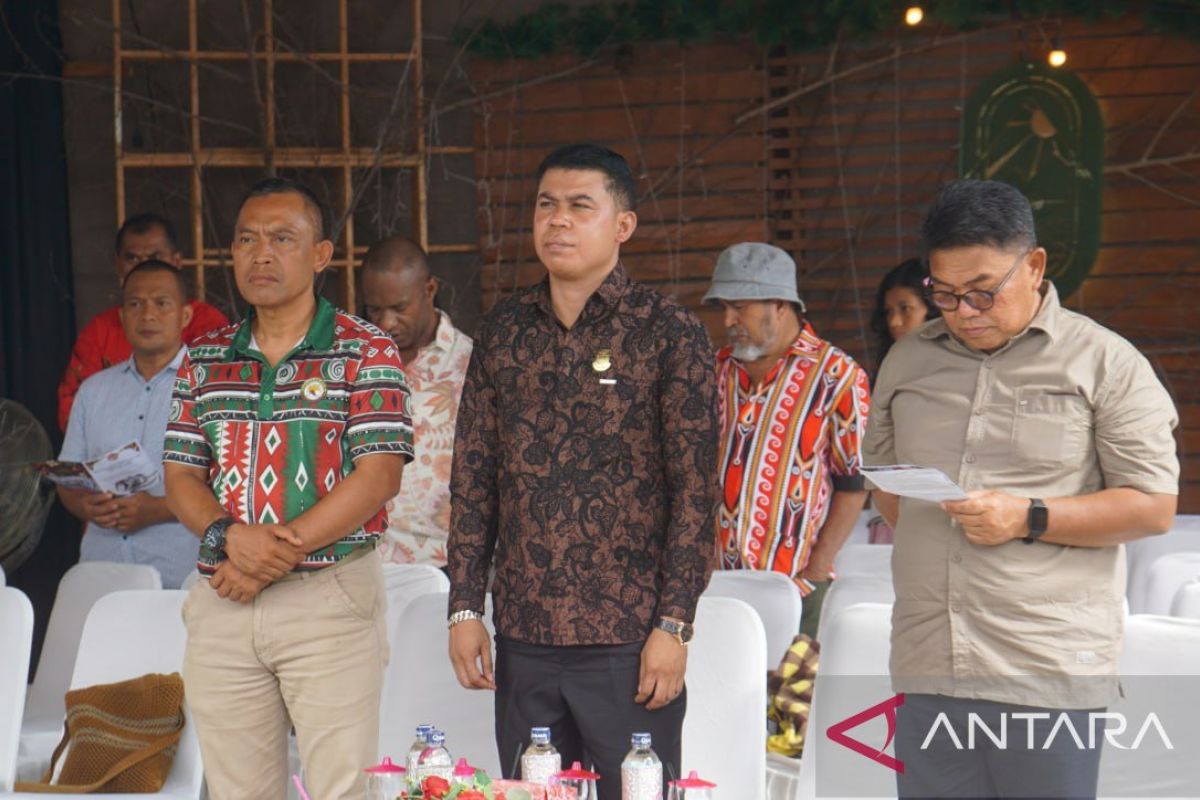 Pemprov harap jurnalis terus beri informasi cerdaskan warga Papua