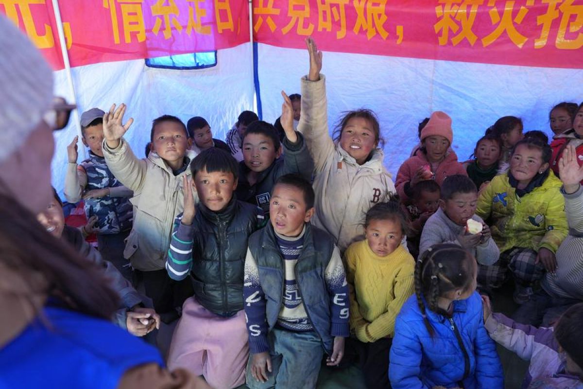 Kembalikan senyum dan bangun harapan anak-anak pascagempa Xizang