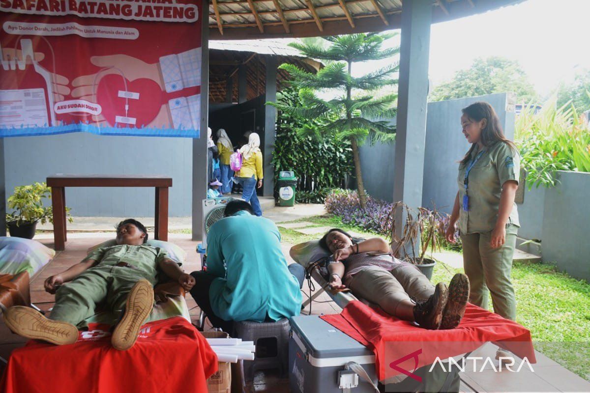 PMI Batang bersama pengelola Safari Beach gelar donor darah