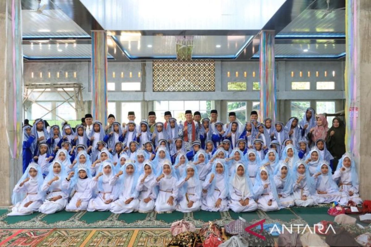 69 orang santri se-Nagari Sundata Selatan ikuti Khatam Quran