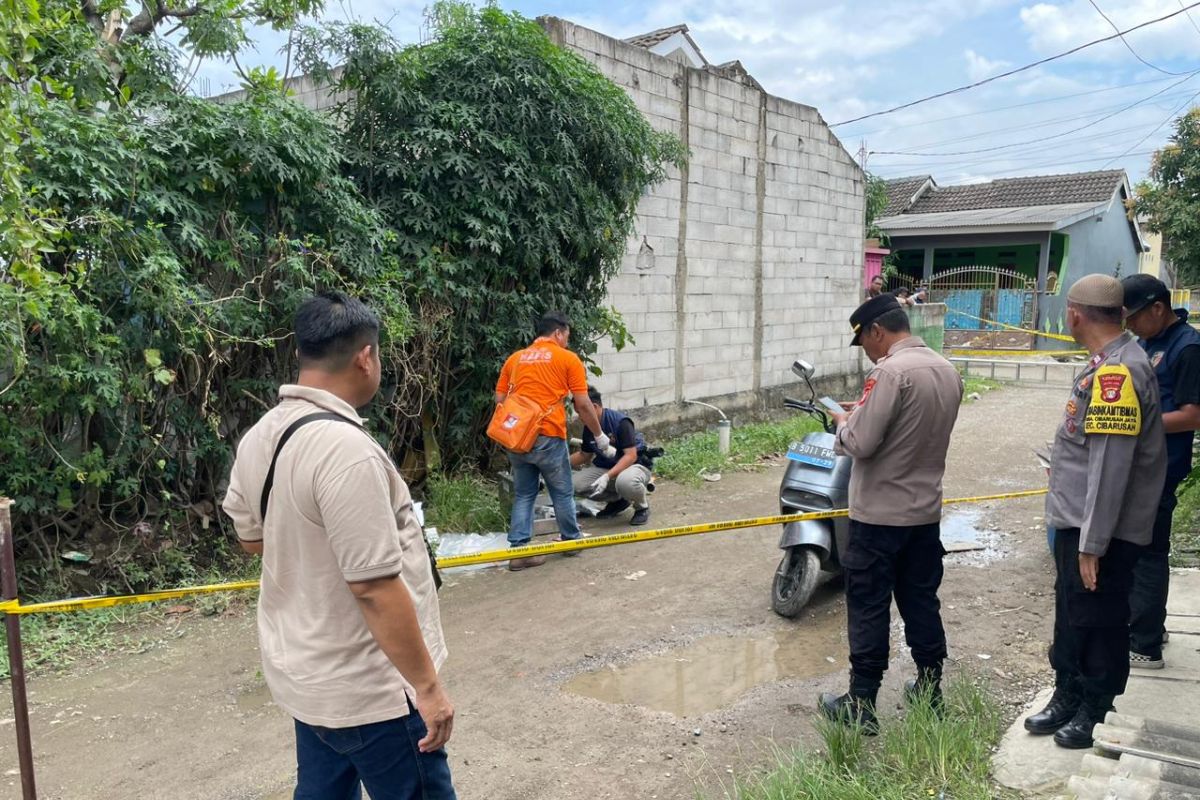 Artis Sandy Permana ditemukan tewas bersimbah darah di Cibarusah Bekasi