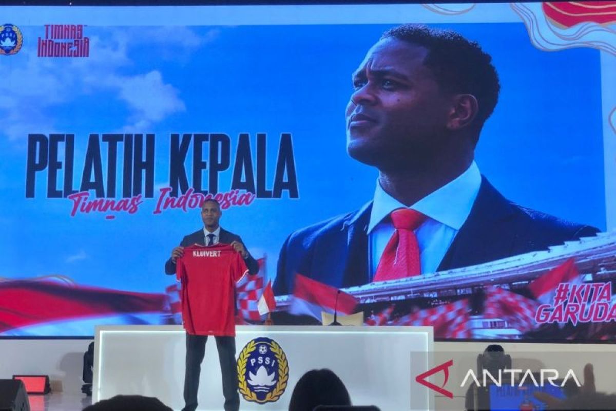 Patrick Kluivert janji akan belajar bahasa Indonesia