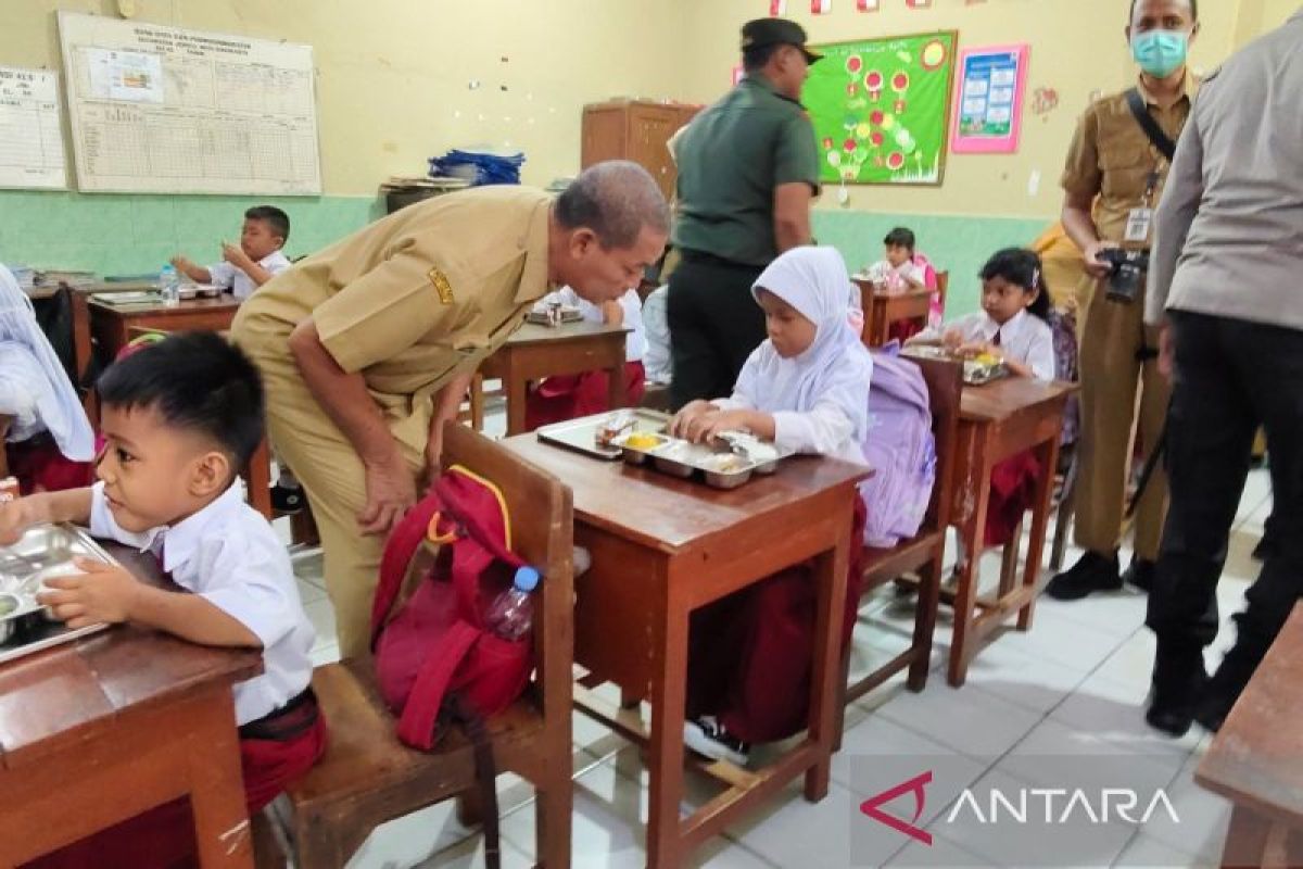 Tujuh  sekolah di Solo mulai laksanakan MBG