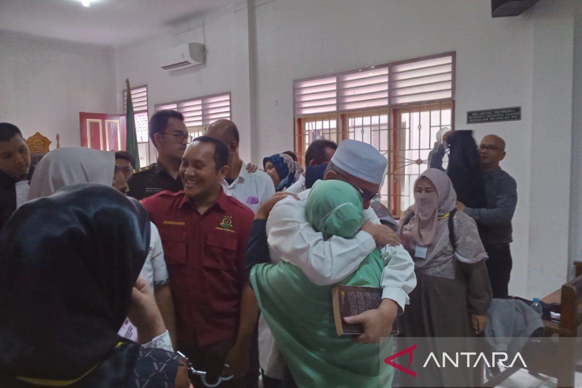 Mantan Wakil Direktur Pascasarjana UIN Sumut menangis divonis 22 bulan penjara